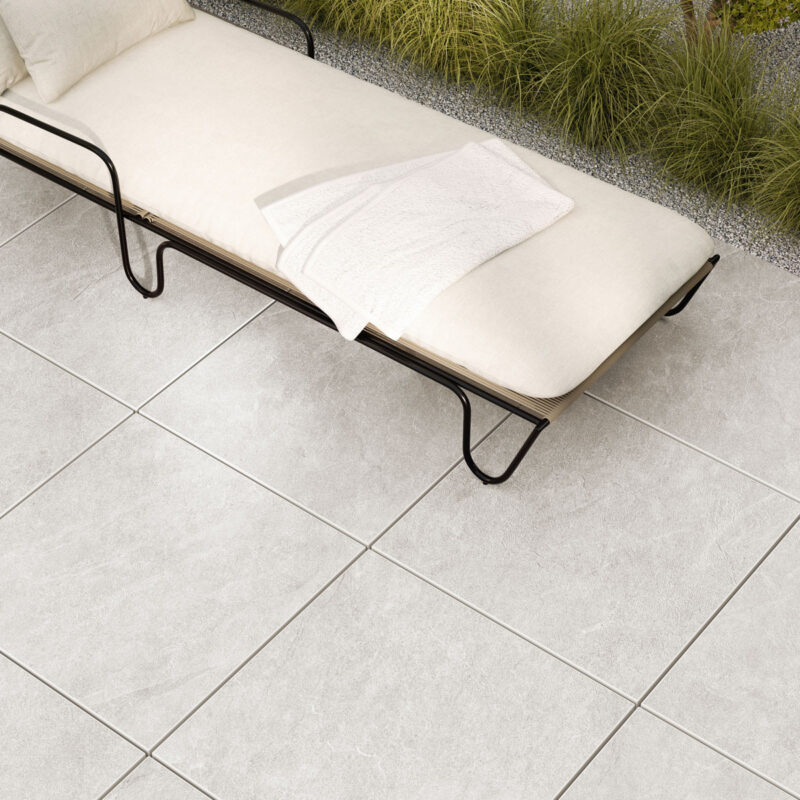 Taras wykonany z płyty tarasowej Ceramica Limone Ash White 59,7x59,7x2cm
