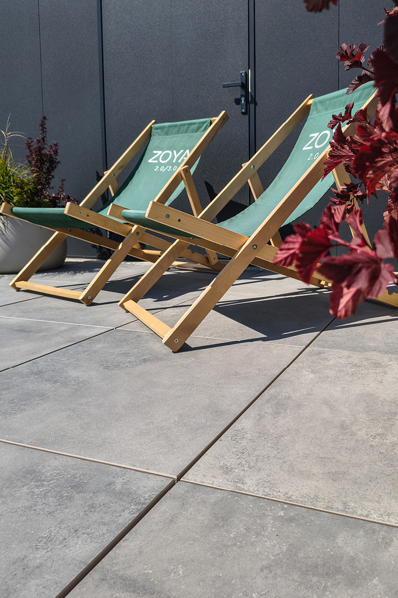 Taras wentylowany na wspornikach regulowanych z płytą Zoya Centro Grey 60x60x2